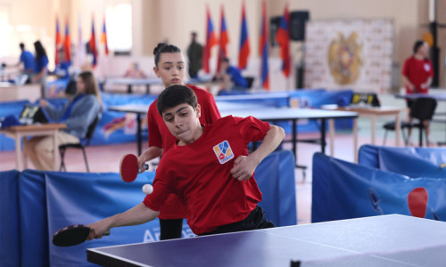 Չարենցավանում կայացել է ՀՀ վարչապետի գավաթ սեղանի թենիսի սիրողական մրցաշարի եզրափակիչ փուլը