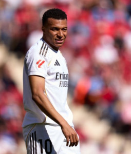 Կիլիան Մբապեն թարմացրել է մեկ մրցաշրջանում հեռահար գոլերի քանակով անձնական ռեկորդը