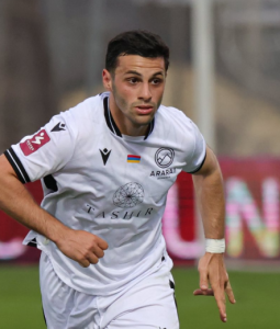 Արարատ-Արմենիան խոշոր հաշվով հաղթեց Արարատին․ Սերոբյանը՝ հեթ-տրիկի հեղինակ (տեսանյութ)