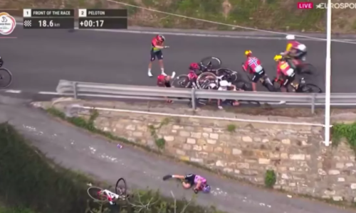  Իտալիայում կին հեծանվորդները բախվել են միմյանց ու վնասվածքներ ստացել . ՏԵՍԱՆՅՈՒԹ