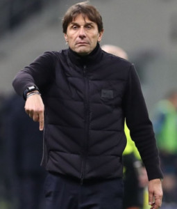 Նապոլին երկու թեկնածու է դիտարկում Կոնտեին փոխարինելու համար. Սկիրա