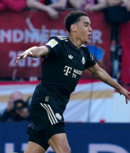 Առաջին կեսում 0։3, երկրորդում՝ 4։3․ Բավարիայի սուպերքամբեքը (տեսանյութ)