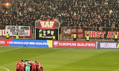 Այստեղ կարող եք հանգիստ քնել. Հայ երկրպագուների ակցիան` Հունգարիայի հետ խաղում (տեսանյութ)