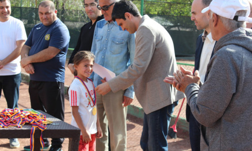 Հայաստանի թենիսի ֆեդերացիայի նախագահը ներկա է եղել Արարատ ակումբի առաջնությանը 