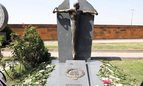 Լեգենդար Ալբերտ Ազարյանն այսօր կդառնար 97 տարեկան