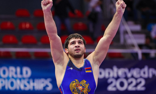 Մալխաս Ամոյանը ջախջախիչ հաղթանակով մեկնարկեց ԵԱ-ում (տեսանյութ)