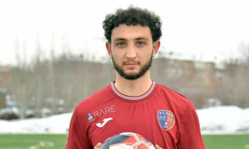 Վանը ներկայացրել է նորեկին