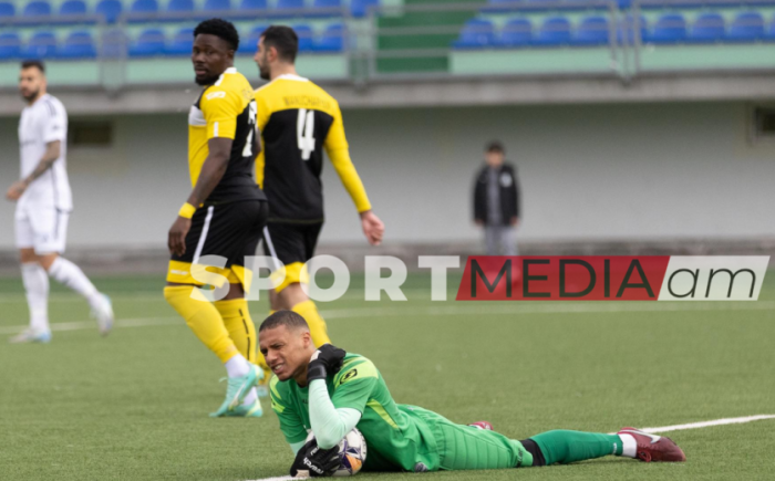 Արարատ-Արմենիա-Ալաշկերտ․ Մեկնարկային կազմերը․ Ուղիղ եթեր