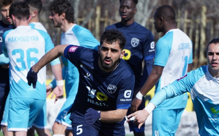 Վան-Վեստ Արմենիա. Մեկնարկային կազմերը. Ուղիղ եթեր