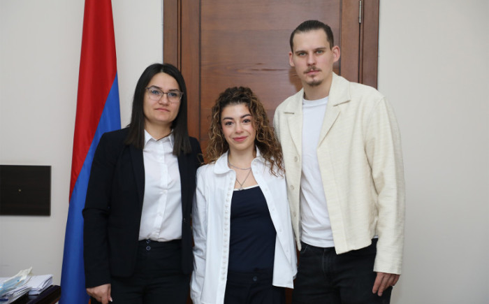 ԿԳՄՍ նախարարի տեղակալն ընդունել է գեղասահորդներ Կարինա Ակոպովային և Նիկիտա Ռախմանինին