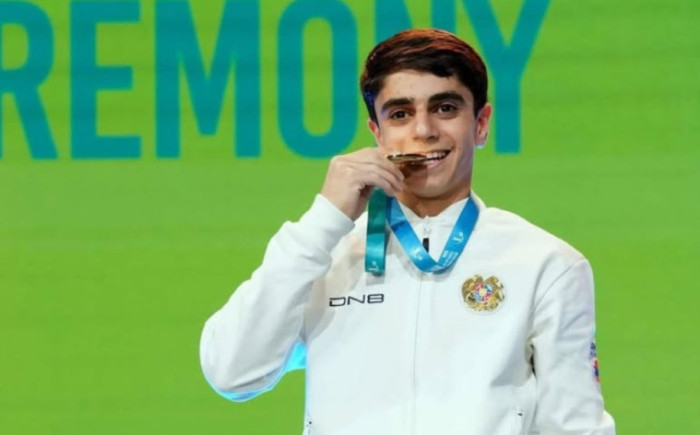 Մարմնամարզիկ Համլետ Մանուկյանը՝ աշխարհի գավաթի խաղարկության հաղթող, Արթուր Ավետիսյանը՝ բրոնզե մեդալակիր