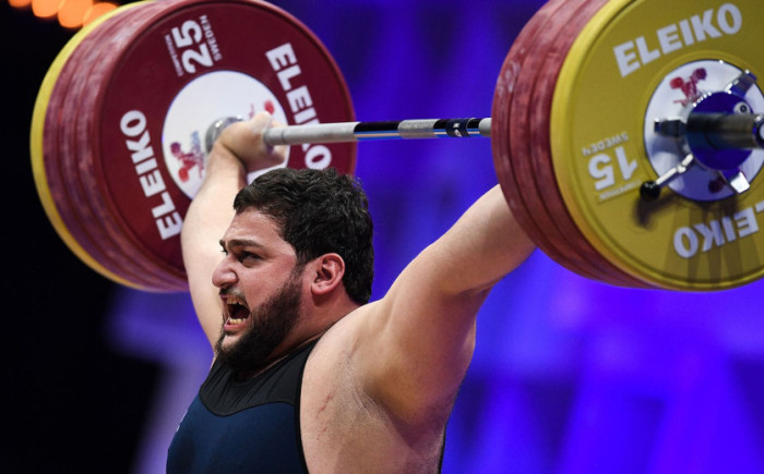 Վարազդատ Լալայանը հավակնում է Եվրոպայի տարվա ծանրորդ մրցանակին