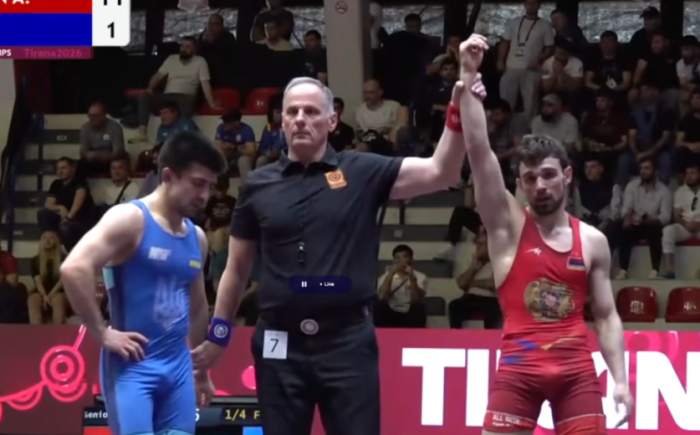 ԵԱ․ Արսեն Հարությունյանը գերվստահ հաղթանակ տարավ ու կիսաեզրափակիչում կմրցի ՕԽ-ի չեմպիոնի հետ