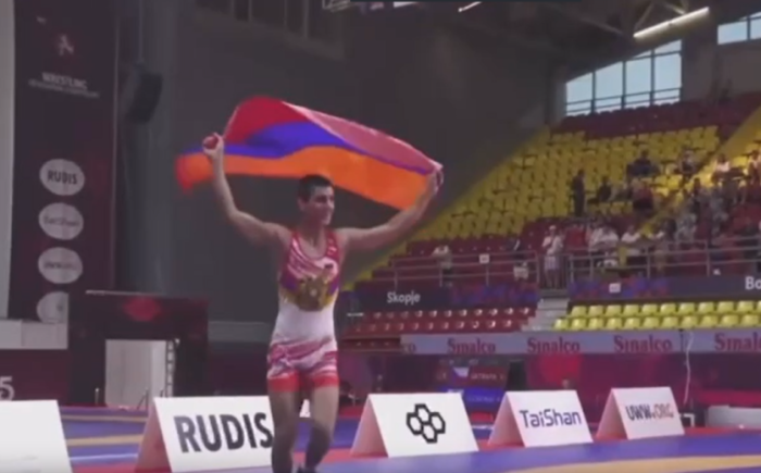 Հայկ Մանուկյանը հաղթելով ադրբեջանցի ըմբիշին հռչակվել է Եվրոպայի չեմպիոն