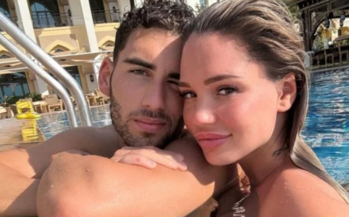 Նաիր Տիկնիզյանն ընտանիքի հետ Երևանում է (ՖՈՏՈ)