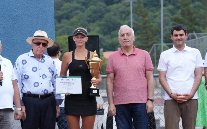 ՀՀ նախագահը Ծաղկաձորում պարգևատրել է թենիսի միջազգային մրցաշարի հաղթողներին