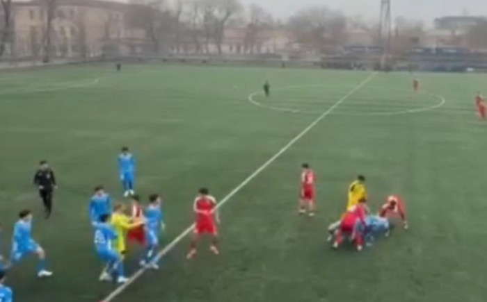 Ակտոբեի ֆուտբոլիստի ծնոտը կոտրել են մասսայական ծեծկռտուքի ժամանակ (տեսանյութ)