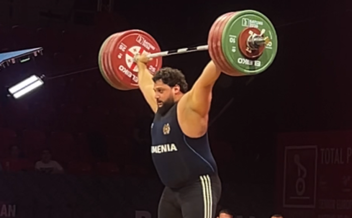 Վարազդատ Լալայանը հաղթեց պոկում վարժությունում (տեսանյութ)