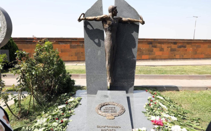 Լեգենդար Ալբերտ Ազարյանն այսօր կդառնար 97 տարեկան