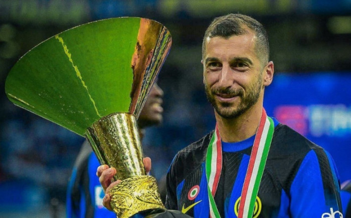 Իմ կյանքը միշտ կենտրոնում է. թողարկվել է Մխիթարյանի ինքնակենսագրական գիրքը