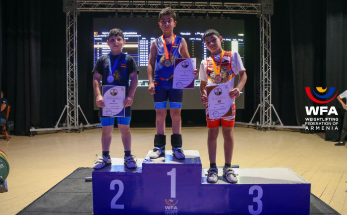 Ծանրամարտ. Գյումրիում անցկացվել է Աշոտ Մխիթարյանի անվան 6-րդ հուշամրցաշարը