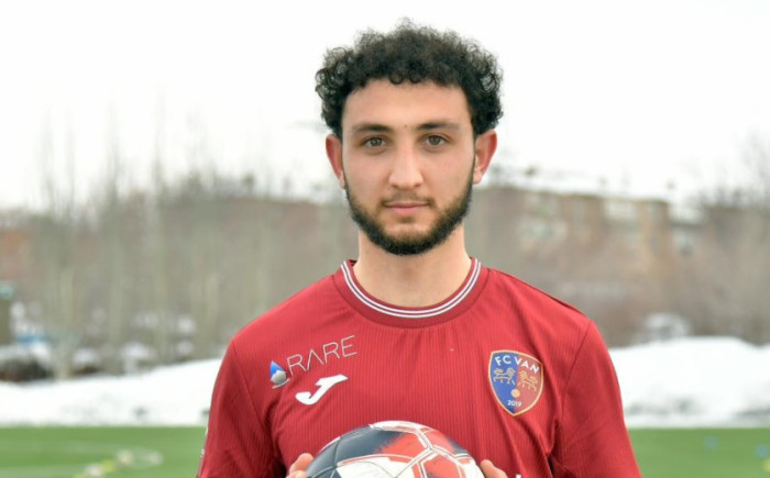 Վանը ներկայացրել է նորեկին