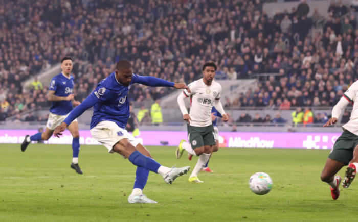 Էվերթոնը ծնկի բերեց Չելսիին (տեսանյութ)