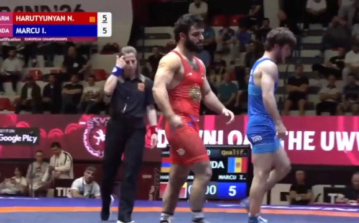 ԵԱ․ Հարությունյանը լարված գոտեմարտում հաղթանակի հասավ, Մկրտչյանը պարտվեց